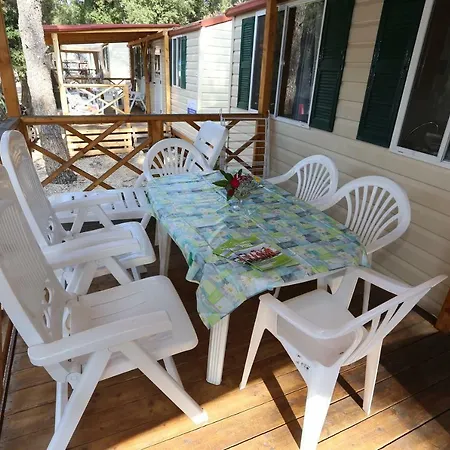 Kompleks wypoczynkowy Mobile Homes Dole 2*